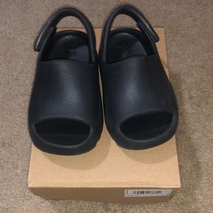 Toddler Yeezy Slides